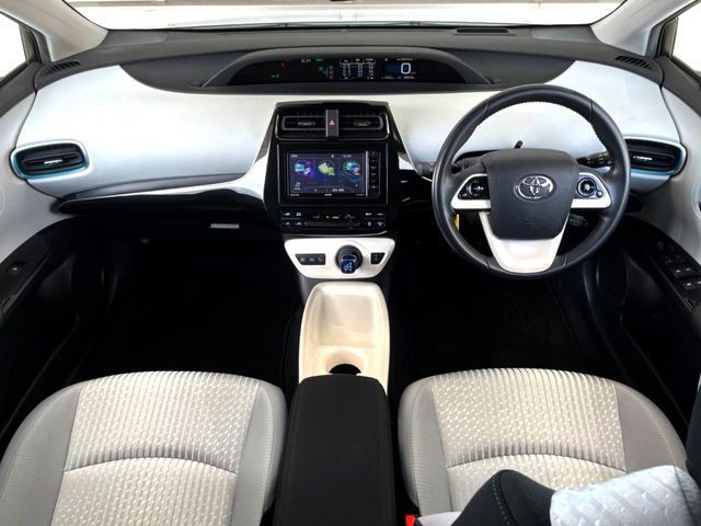 PRIUS 4WD