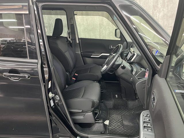 DELICA D:2 CUSTOM 2WD