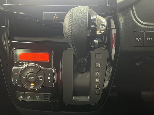 DELICA D:2 CUSTOM 2WD