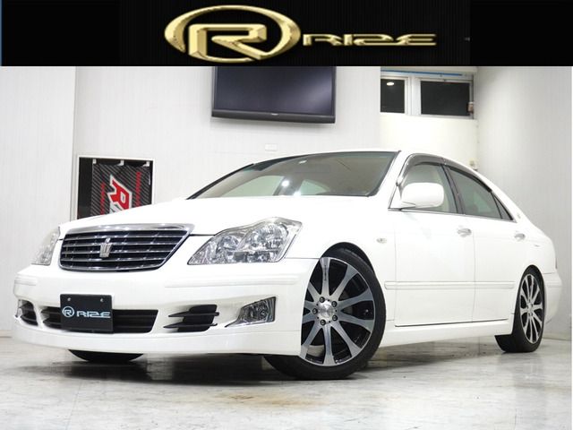 CROWN sedan