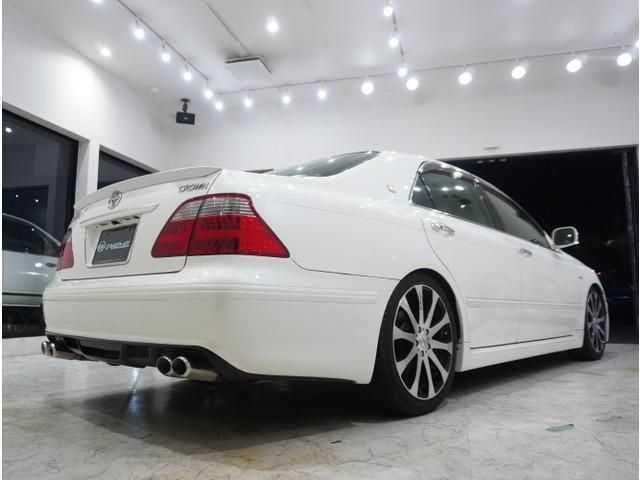 CROWN sedan