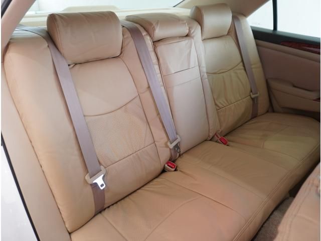 CROWN sedan