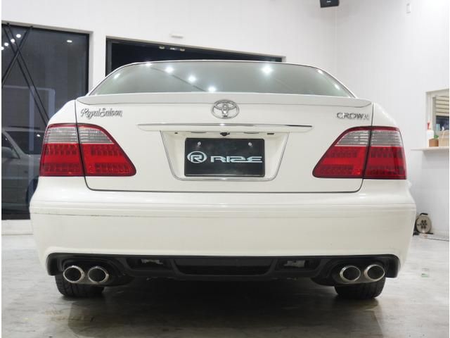 CROWN sedan
