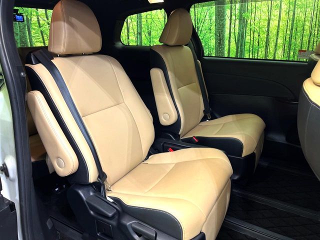ESTIMA HYBRID 4WD