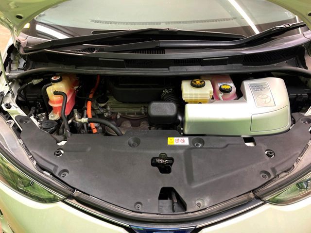 ESTIMA HYBRID 4WD