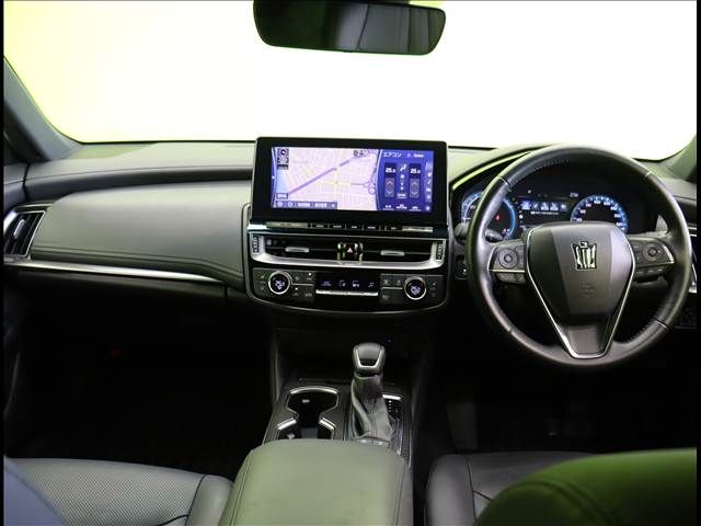 CROWN sedan hybrid