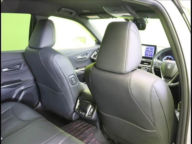 CROWN sedan hybrid