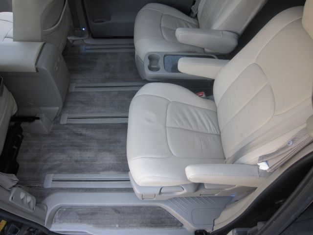 ESTIMA HYBRID 4WD