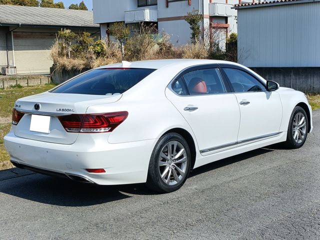 LEXUS LS600hL
