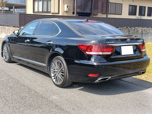 LEXUS LS600hL