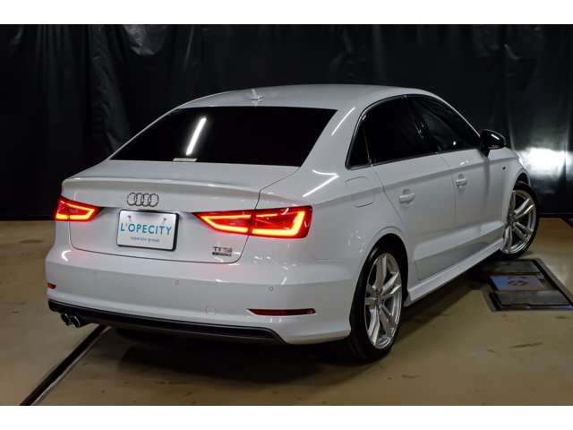 AUDI A3 Sedan