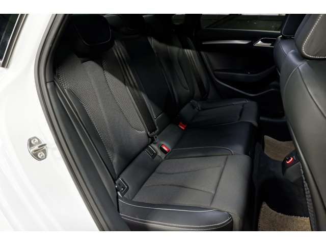 AUDI A3 Sedan