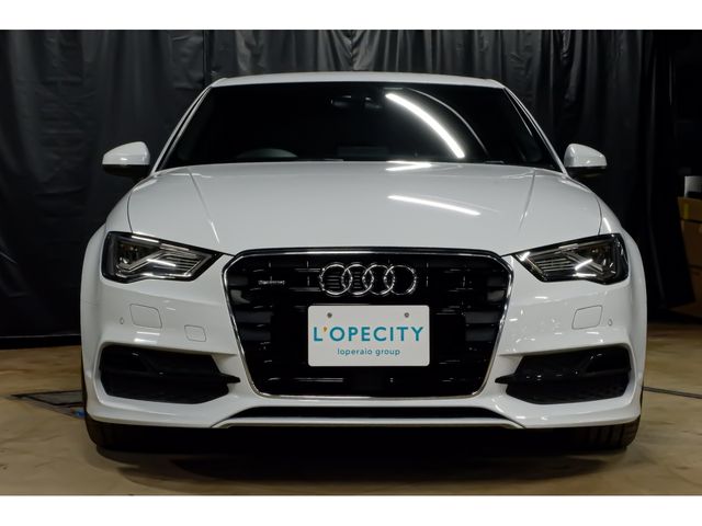AUDI A3 Sedan