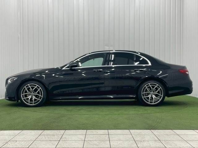 MERCEDES BENZ E class sedan