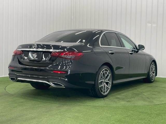 MERCEDES BENZ E class sedan