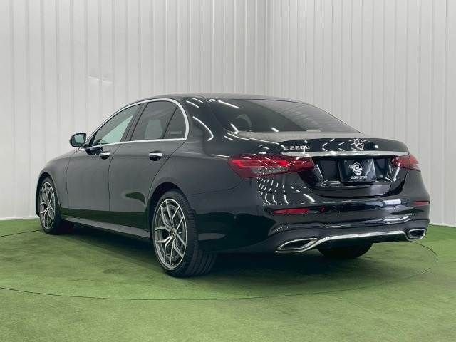 MERCEDES BENZ E class sedan