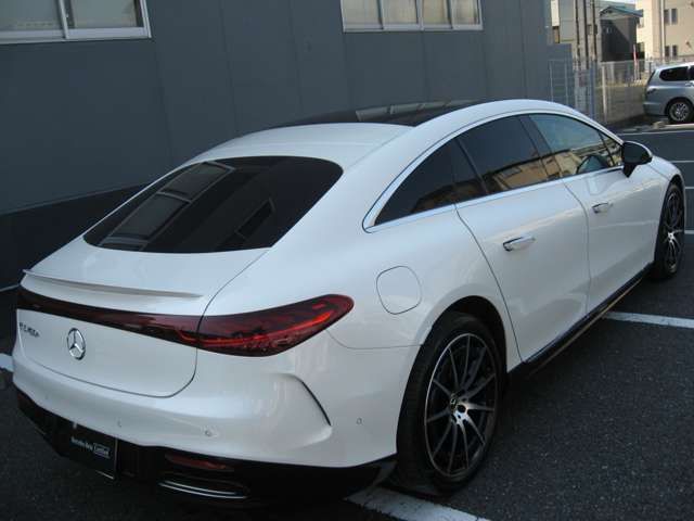 MERCEDES BENZ EQS