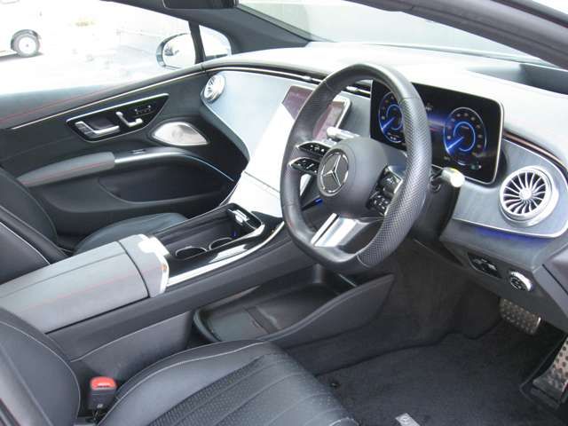 MERCEDES BENZ EQS