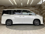 VOXY HYBRID