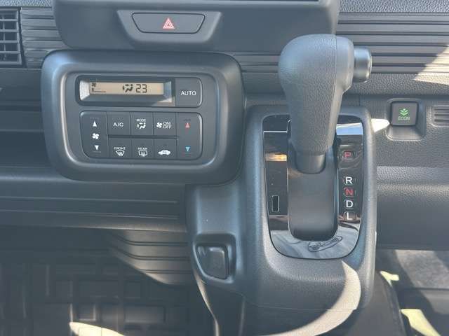 N-VAN