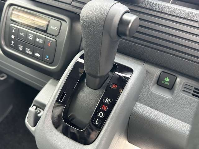 N-VAN 4WD