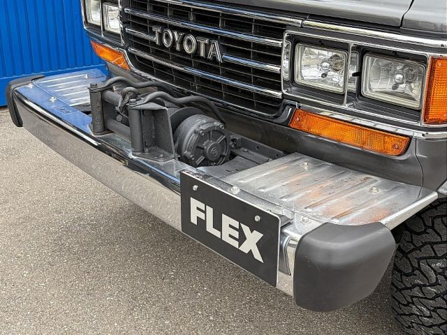 LANDCRUISER van