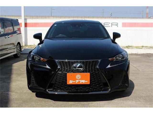 LEXUS IS200t