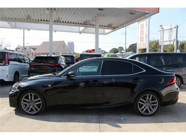 LEXUS IS200t