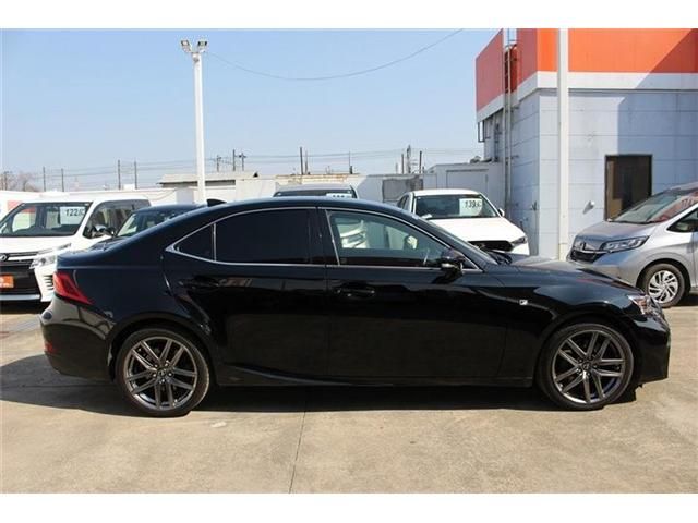 LEXUS IS200t