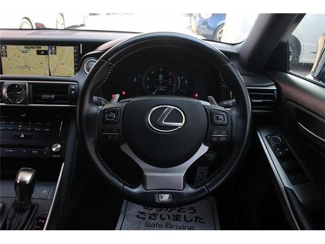LEXUS IS200t