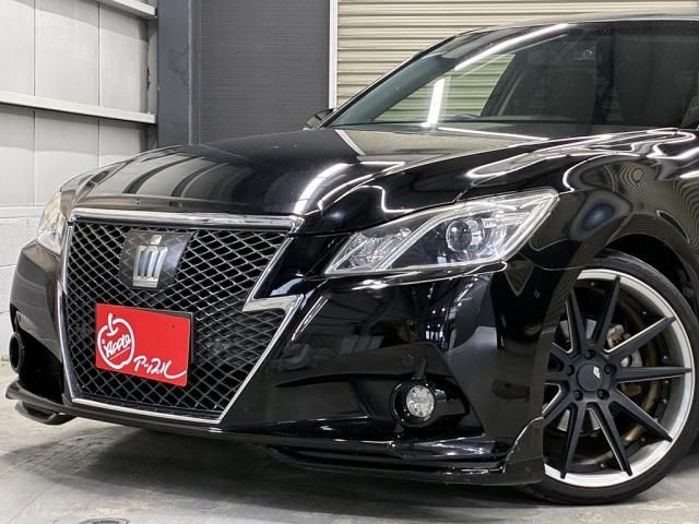 CROWN sedan hybrid