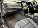 CROWN sedan hybrid