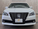 CROWN sedan hybrid