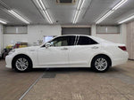 CROWN sedan hybrid