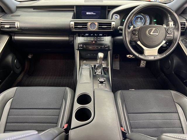 LEXUS IS300h