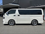 REGIUSACE 2WD van