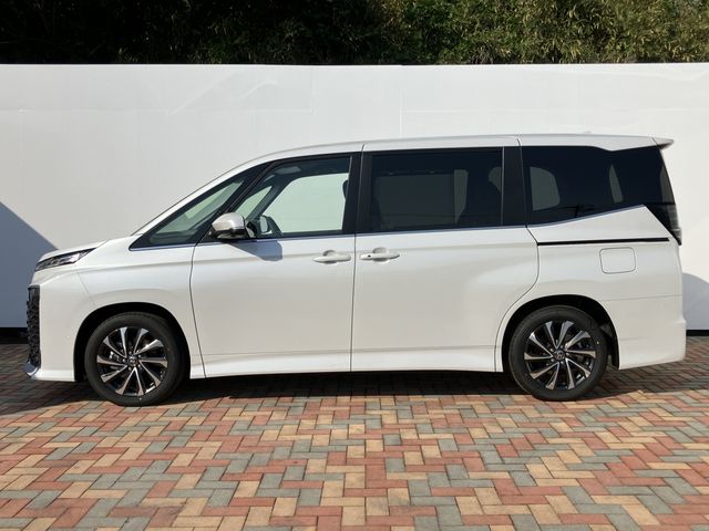 VOXY HYBRID