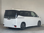 VOXY HYBRID