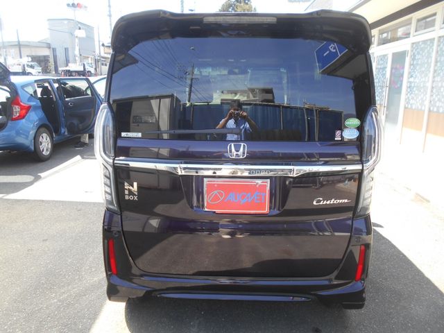 N BOX CUSTOM