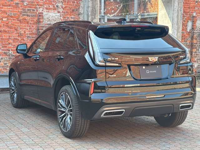 CADILLAC XT4