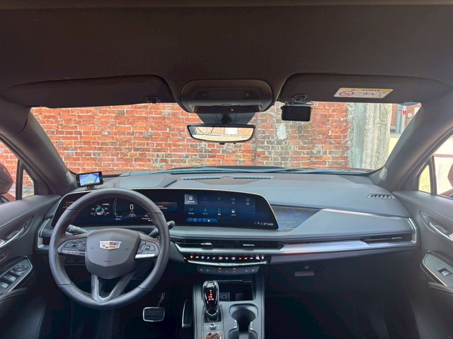 CADILLAC XT4
