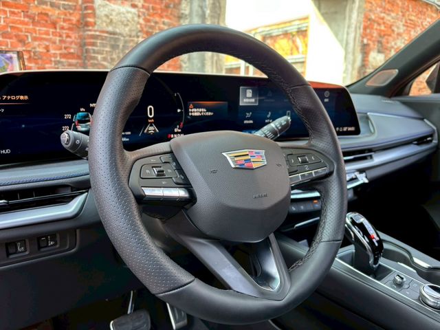 CADILLAC XT4