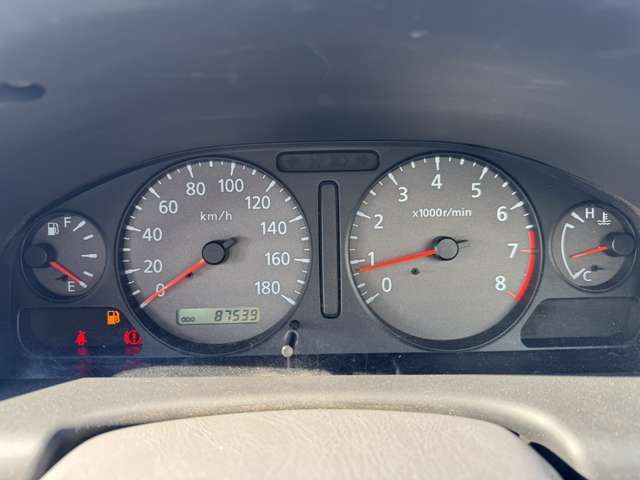 SUNNY sedan