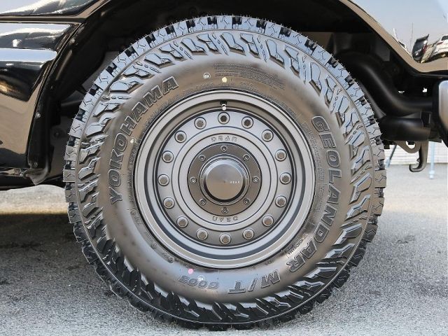 LANDCRUISER van