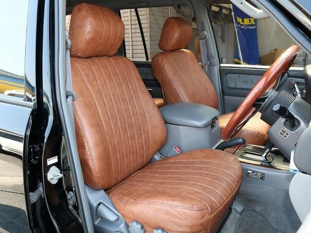 LANDCRUISER van