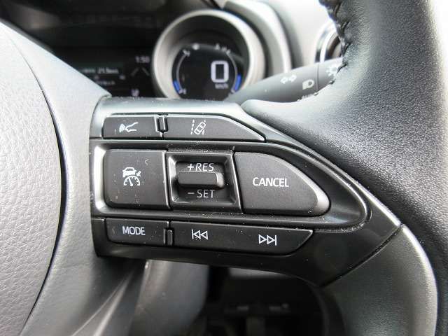 YARIS CROSS HYBRID