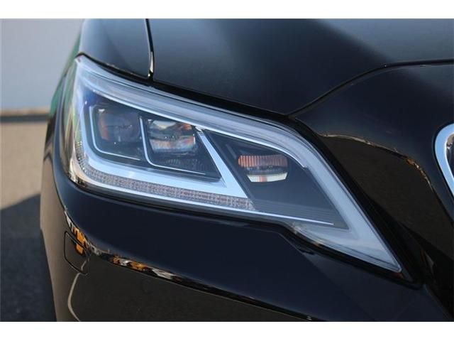CROWN sedan hybrid