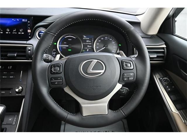 LEXUS IS300h