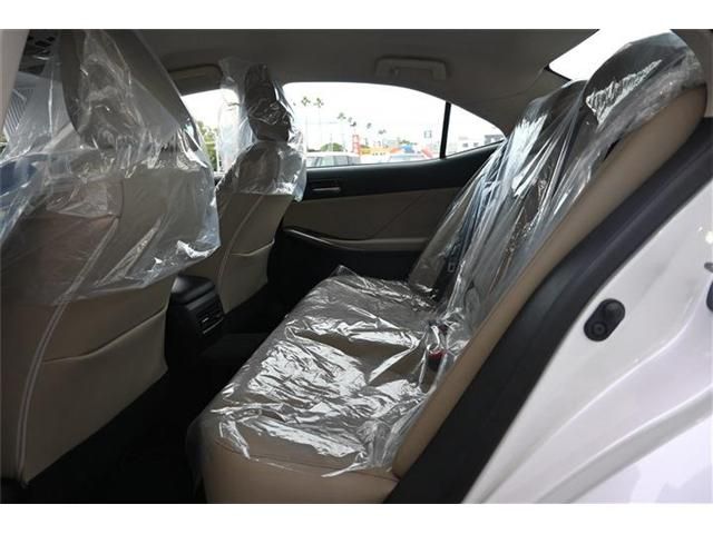LEXUS IS300h