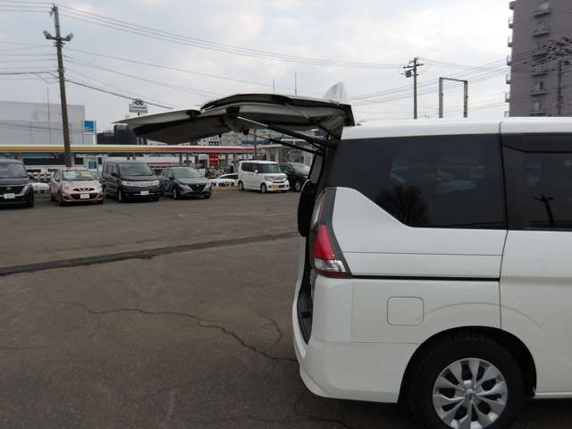 SERENA  S-HYBRID 4WD